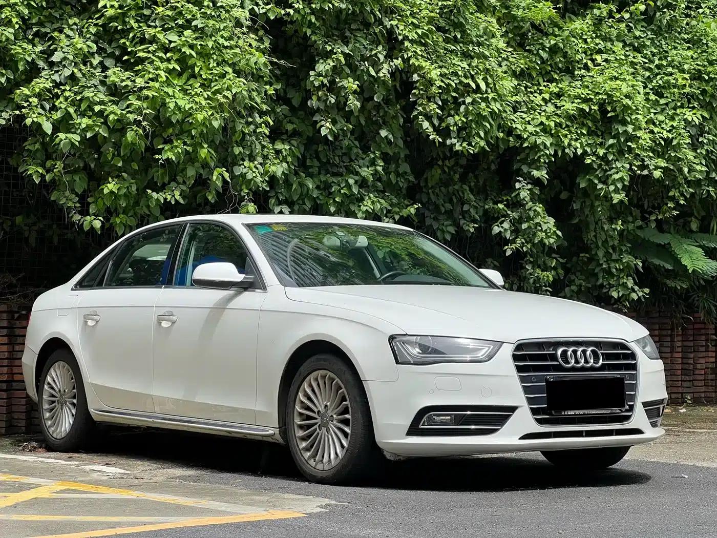 Audi A4L 2016 35 TFSI Classic Edition Automatic Standard Model — миниатюра 3