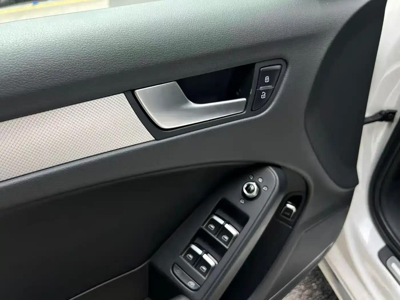 Audi A4L 2016 35 TFSI Classic Edition Automatic Standard Model — миниатюра 5