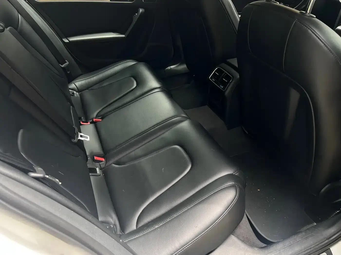 Audi A4L 2016 35 TFSI Classic Edition Automatic Standard Model — миниатюра 6