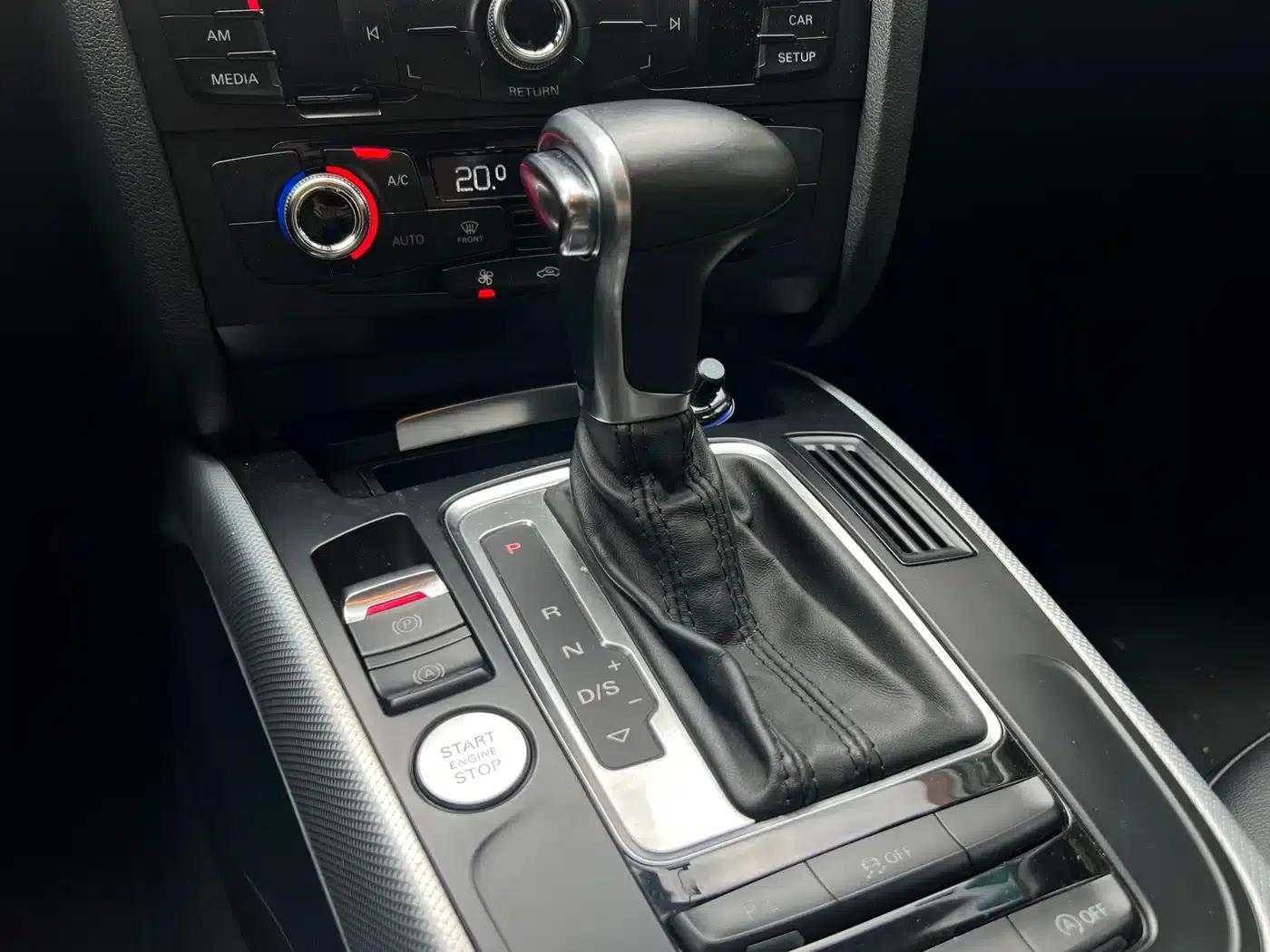 Audi A4L 2016 35 TFSI Classic Edition Automatic Standard Model — миниатюра 8