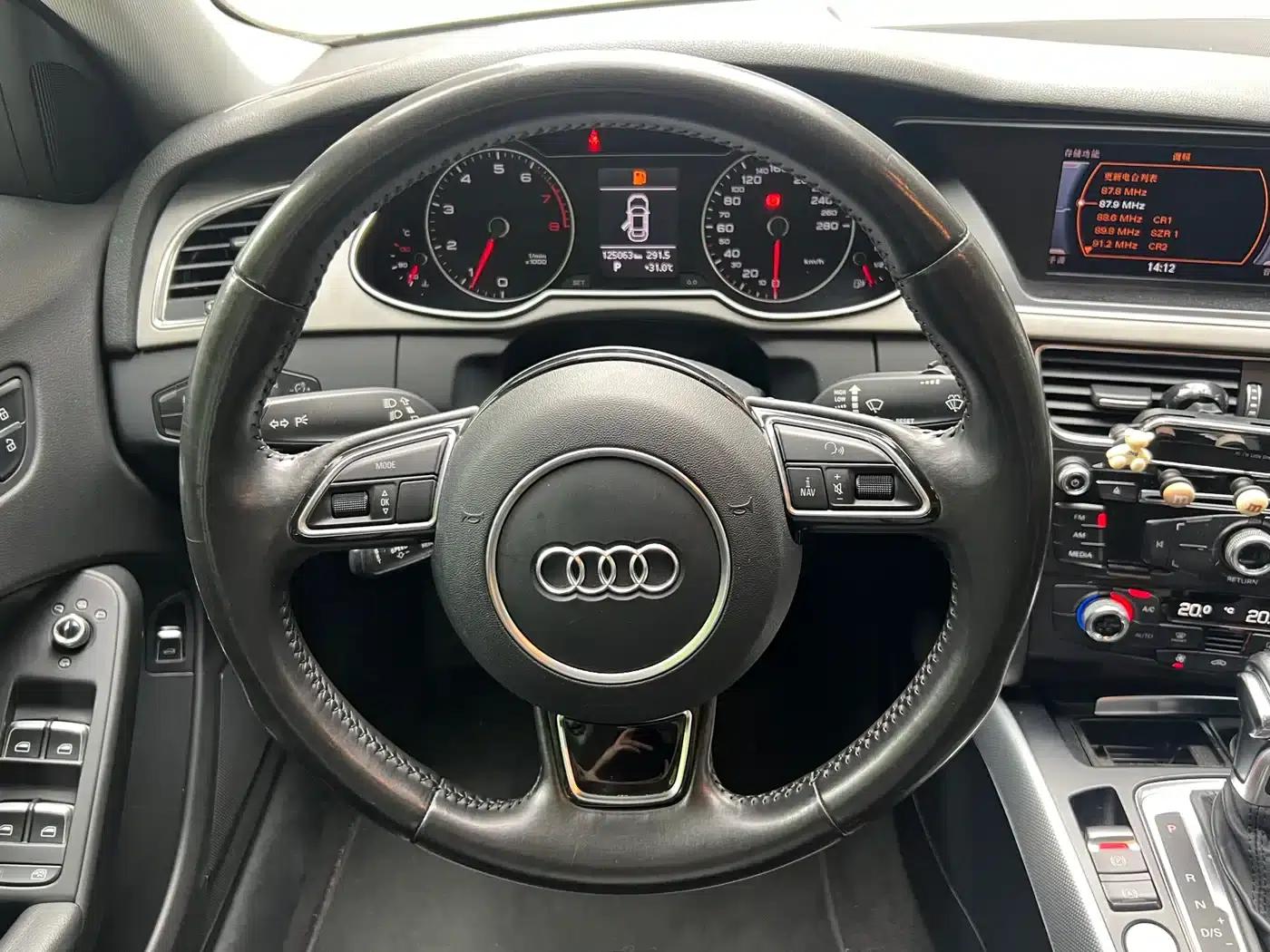 Audi A4L 2016 35 TFSI Classic Edition Automatic Standard Model — миниатюра 9