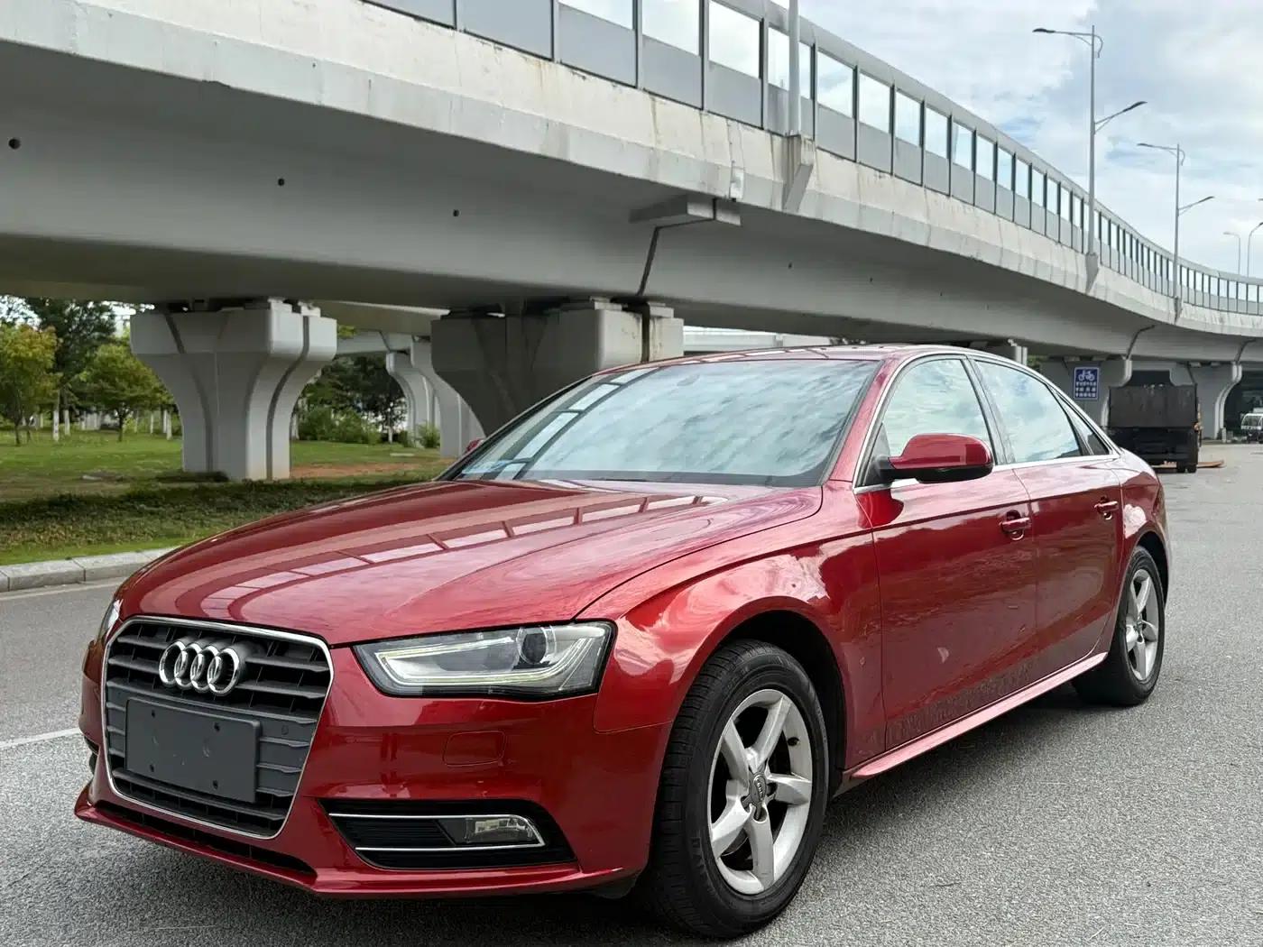 Audi A4L 2013 35 TFSI Automatic Standard Edition — миниатюра 1
