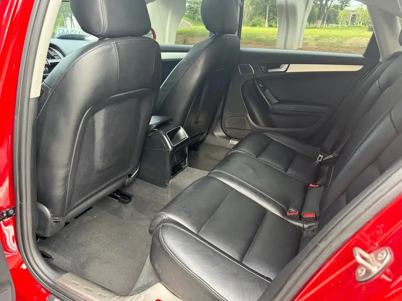Audi A4L 2013 35 TFSI Automatic Standard Edition — миниатюра 11