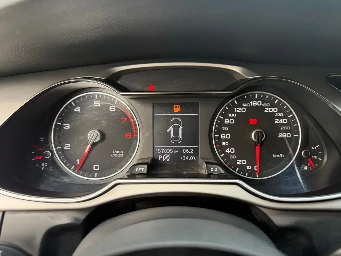 Audi A4L 2013 35 TFSI Automatic Standard Edition — миниатюра 13