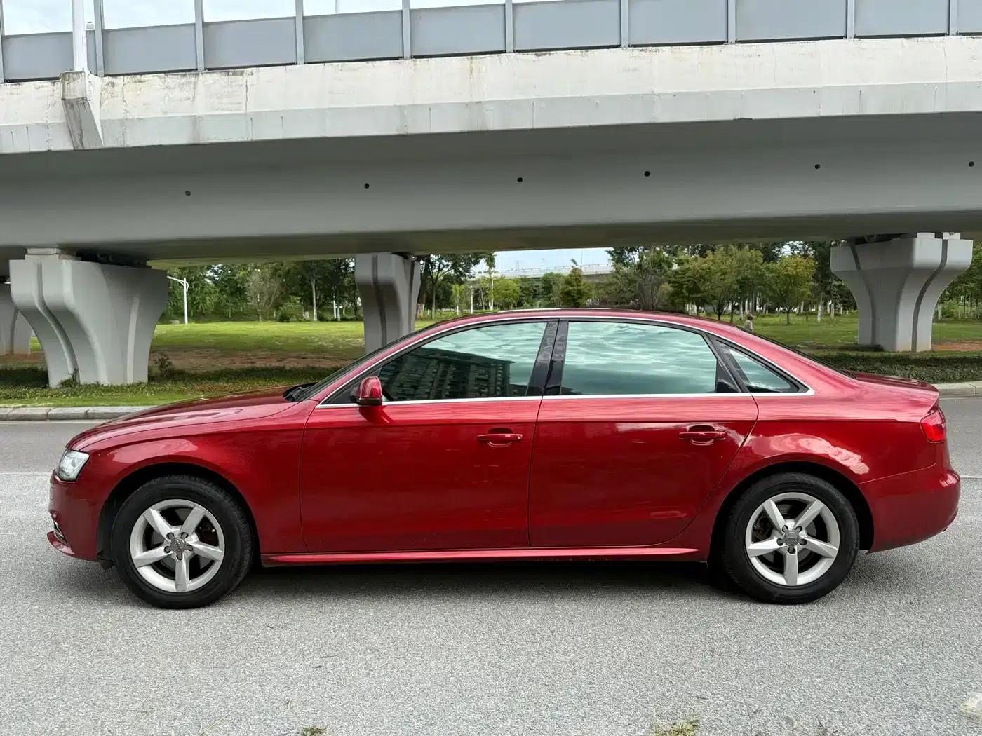 Audi A4L 2013 35 TFSI Automatic Standard Edition — миниатюра 5