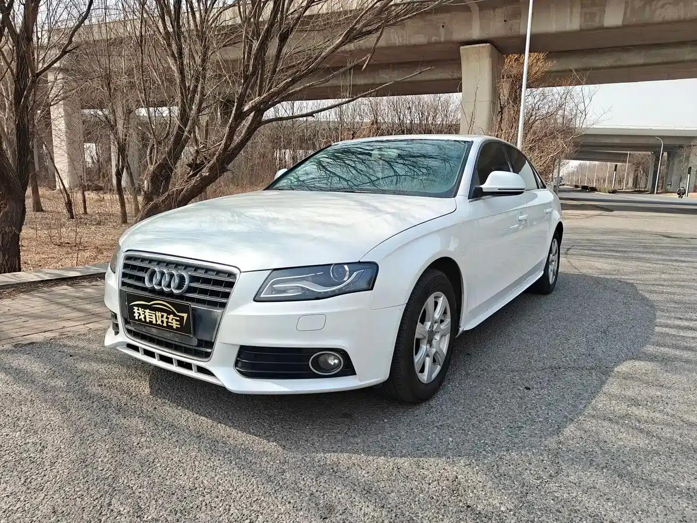 Audi A4L 2010 2.0 TFSI Comfort — миниатюра 1