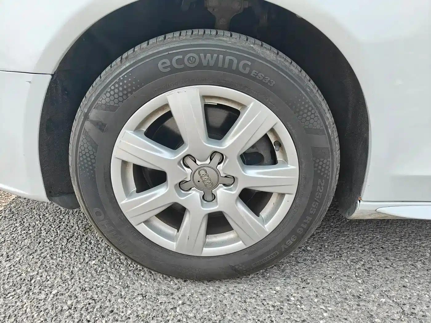 Audi A4L 2010 2.0 TFSI Comfort — миниатюра 11