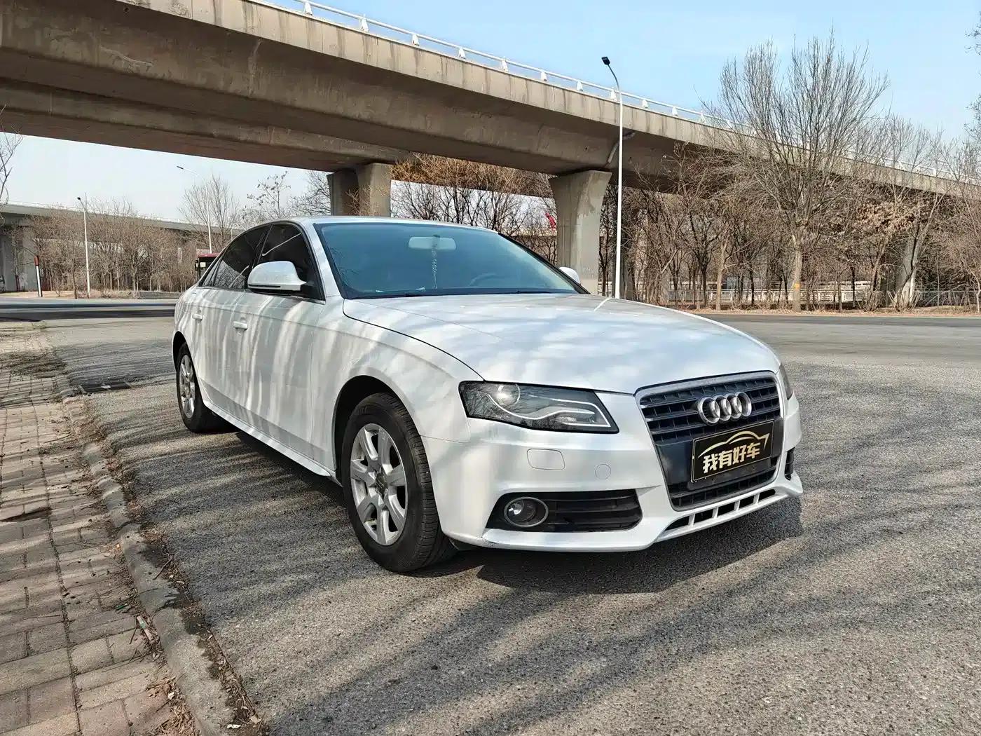 Audi A4L 2010 2.0 TFSI Comfort — миниатюра 3