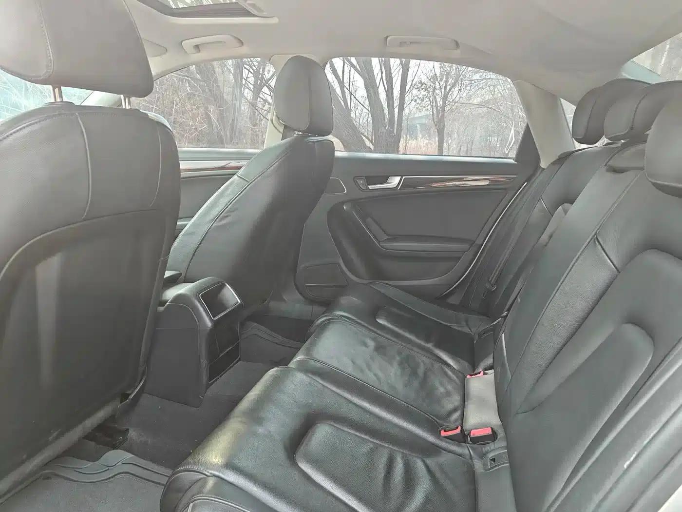 Audi A4L 2010 2.0 TFSI Comfort — миниатюра 5