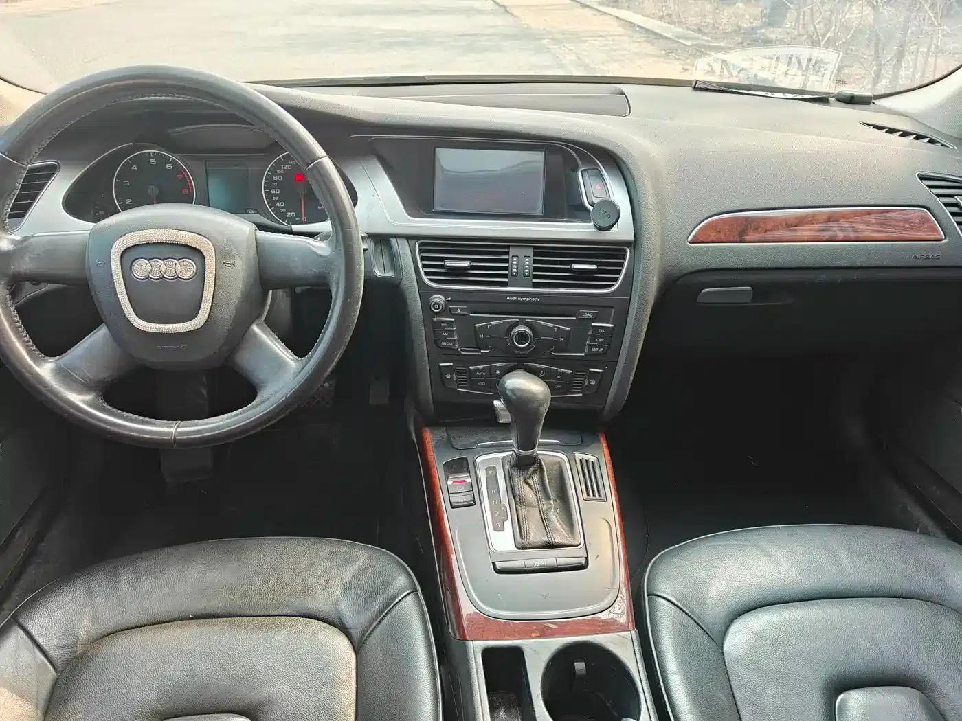 Audi A4L 2010 2.0 TFSI Comfort — миниатюра 6