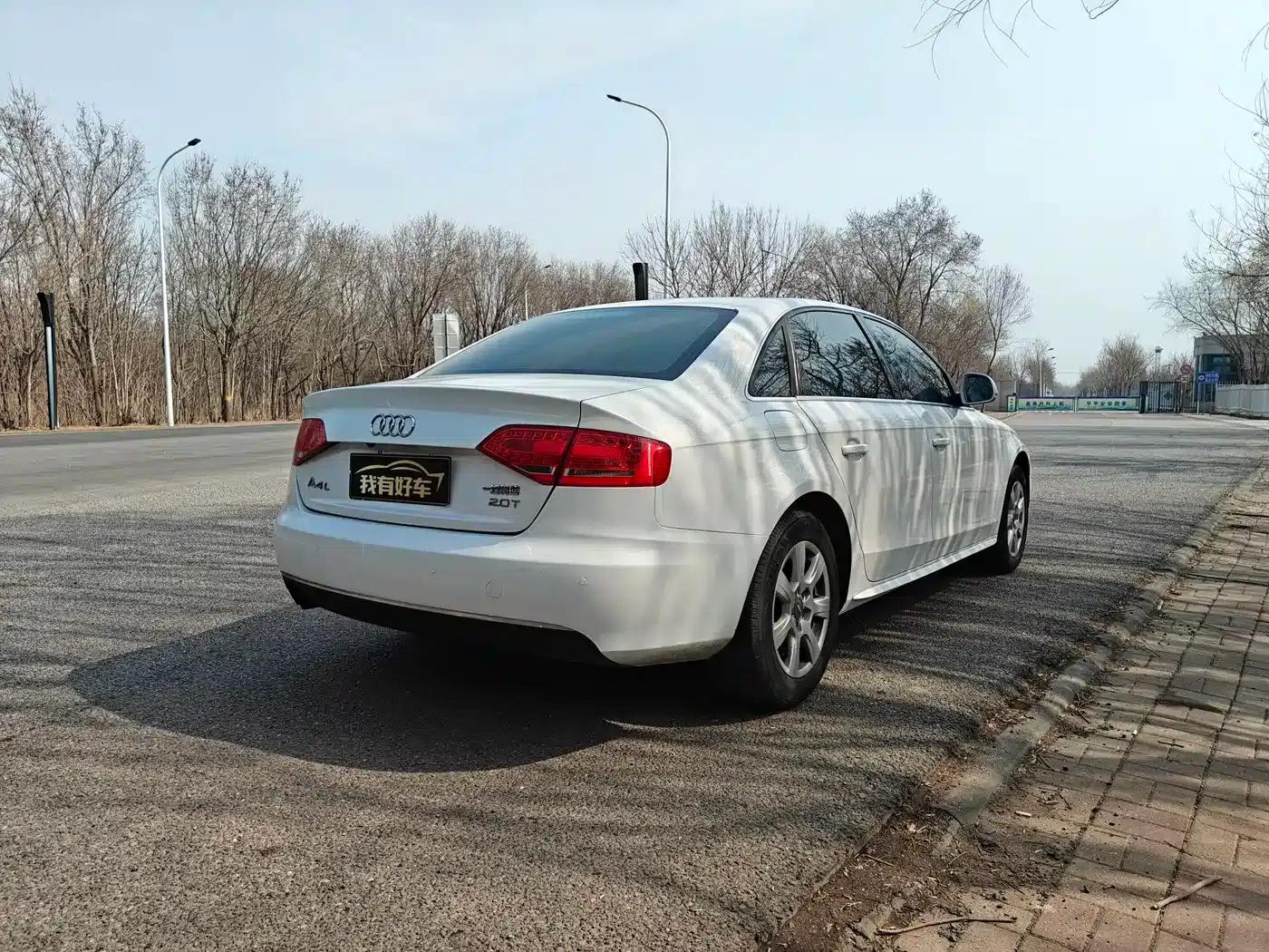 Audi A4L 2010 2.0 TFSI Comfort — миниатюра 8