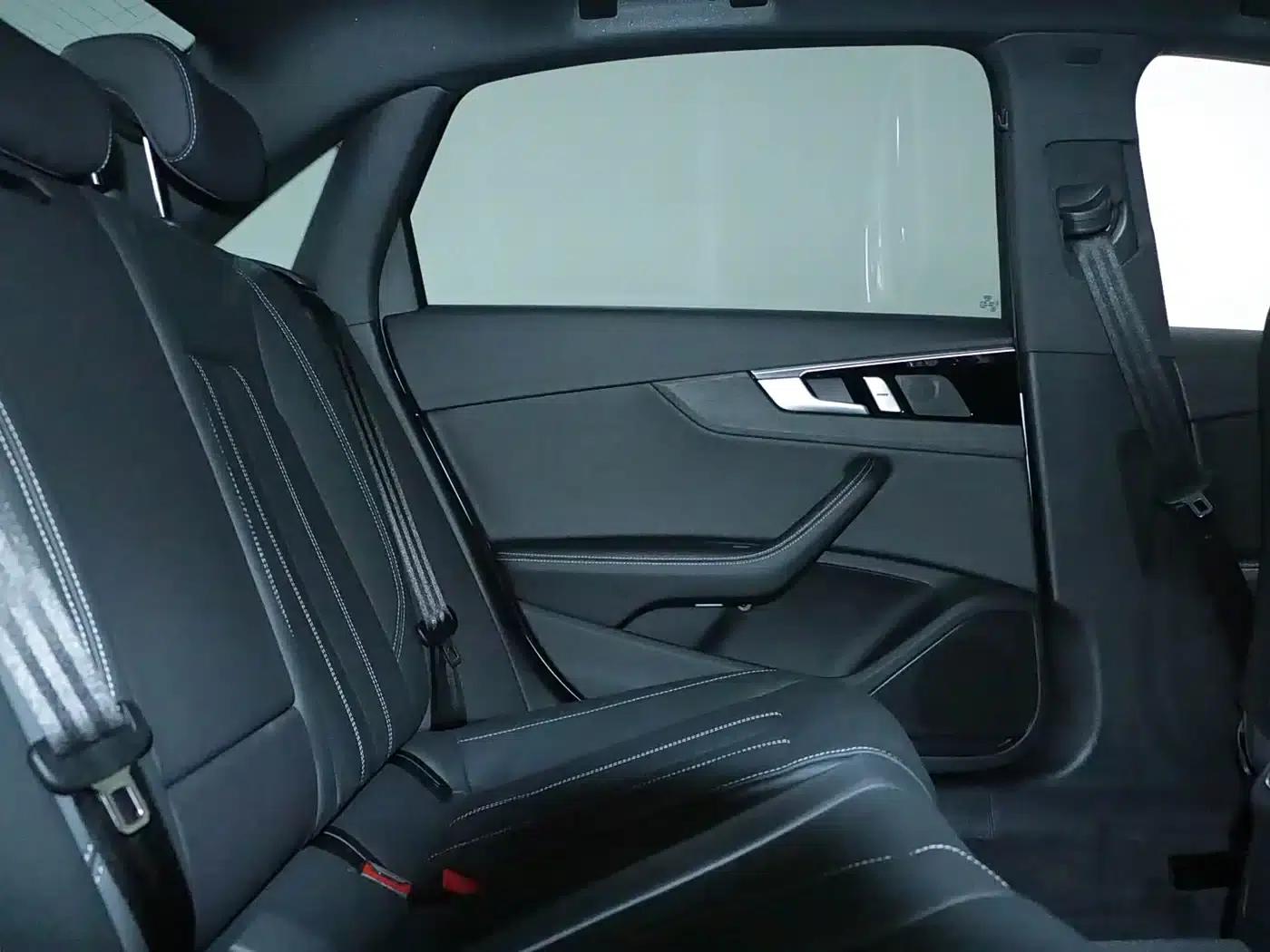 Audi A4L 2025 2 Million Unit Enjoyment Edition 40 TFSI Luxury Dynamic Model — миниатюра 8