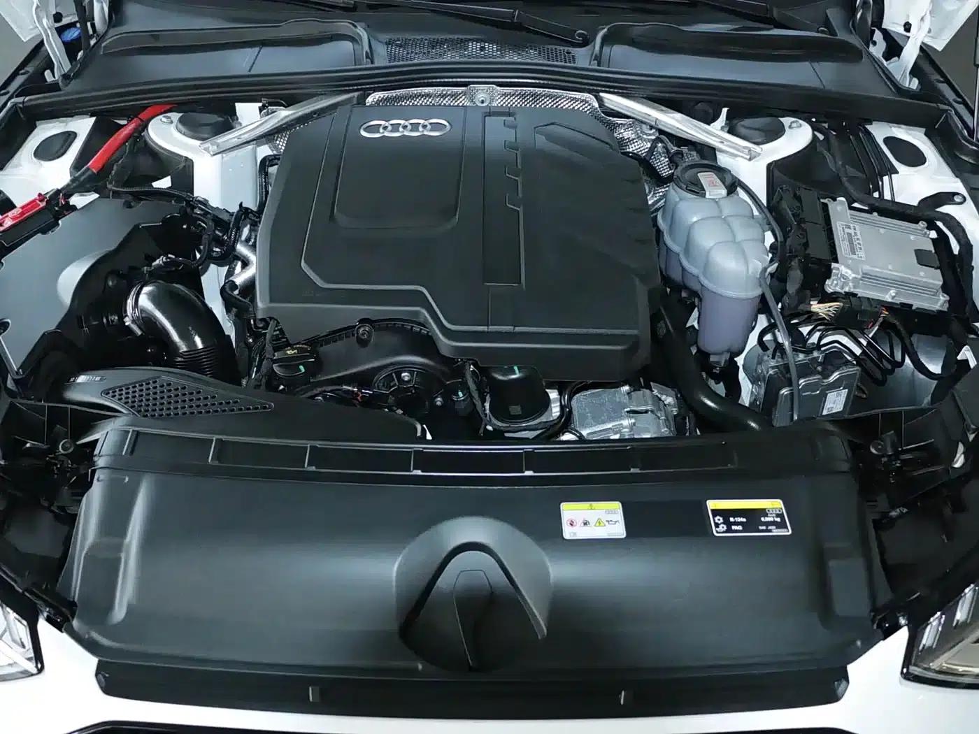 Audi A4L 2025 2 Million Unit Enjoyment Edition 40 TFSI Luxury Dynamic Model — миниатюра 9
