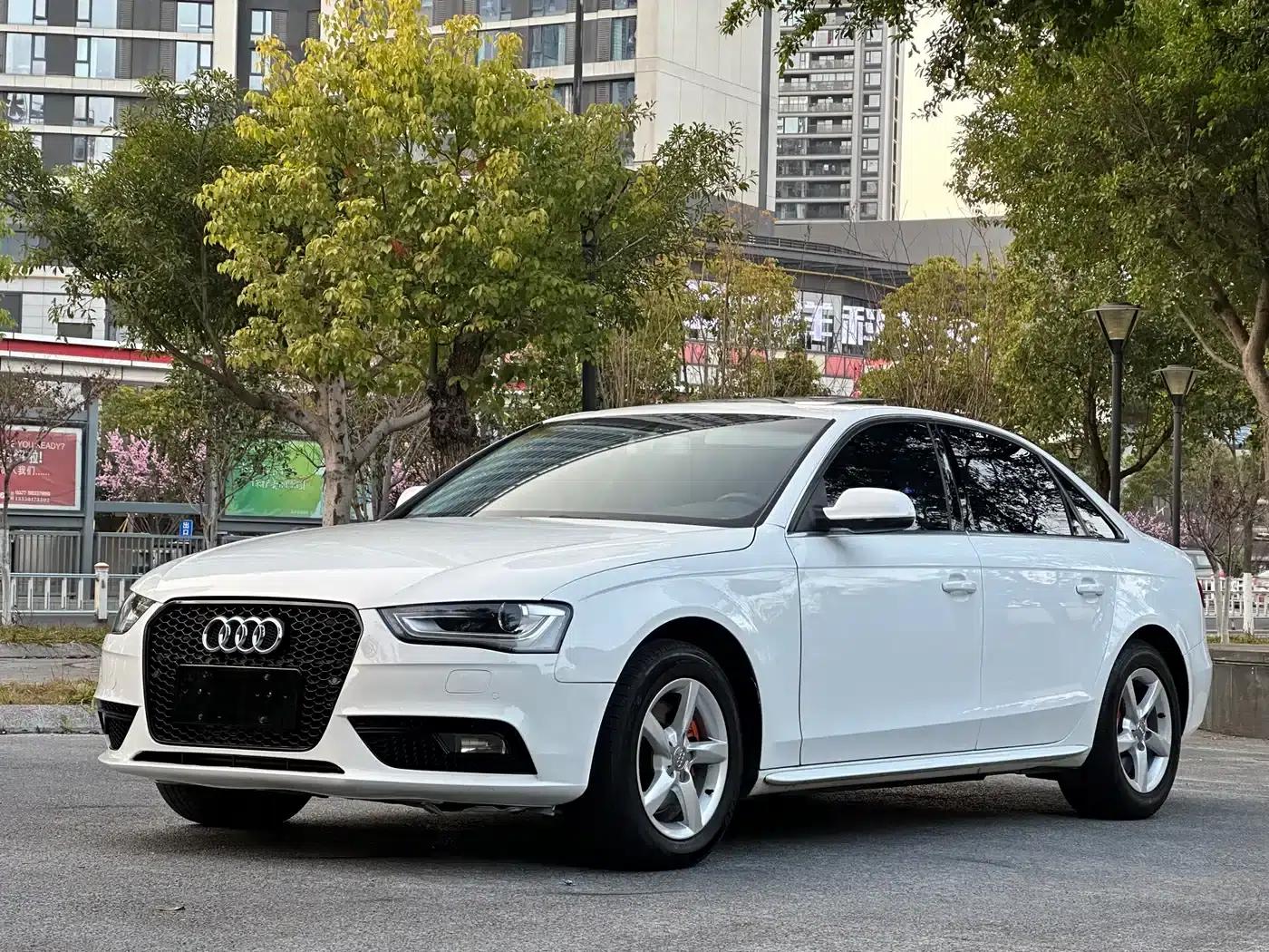 Audi A4L 2015 35 TFSI Automatic Standard Edition — миниатюра 3