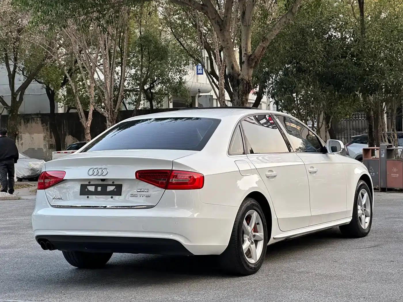 Audi A4L 2015 35 TFSI Automatic Standard Edition — миниатюра 7