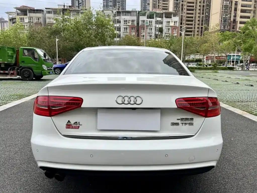 Audi A4L 2015 35 TFSI Automatic Comfort — миниатюра 8