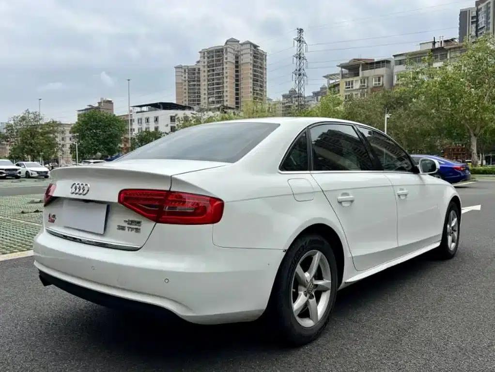 Audi A4L 2015 35 TFSI Automatic Comfort — миниатюра 9