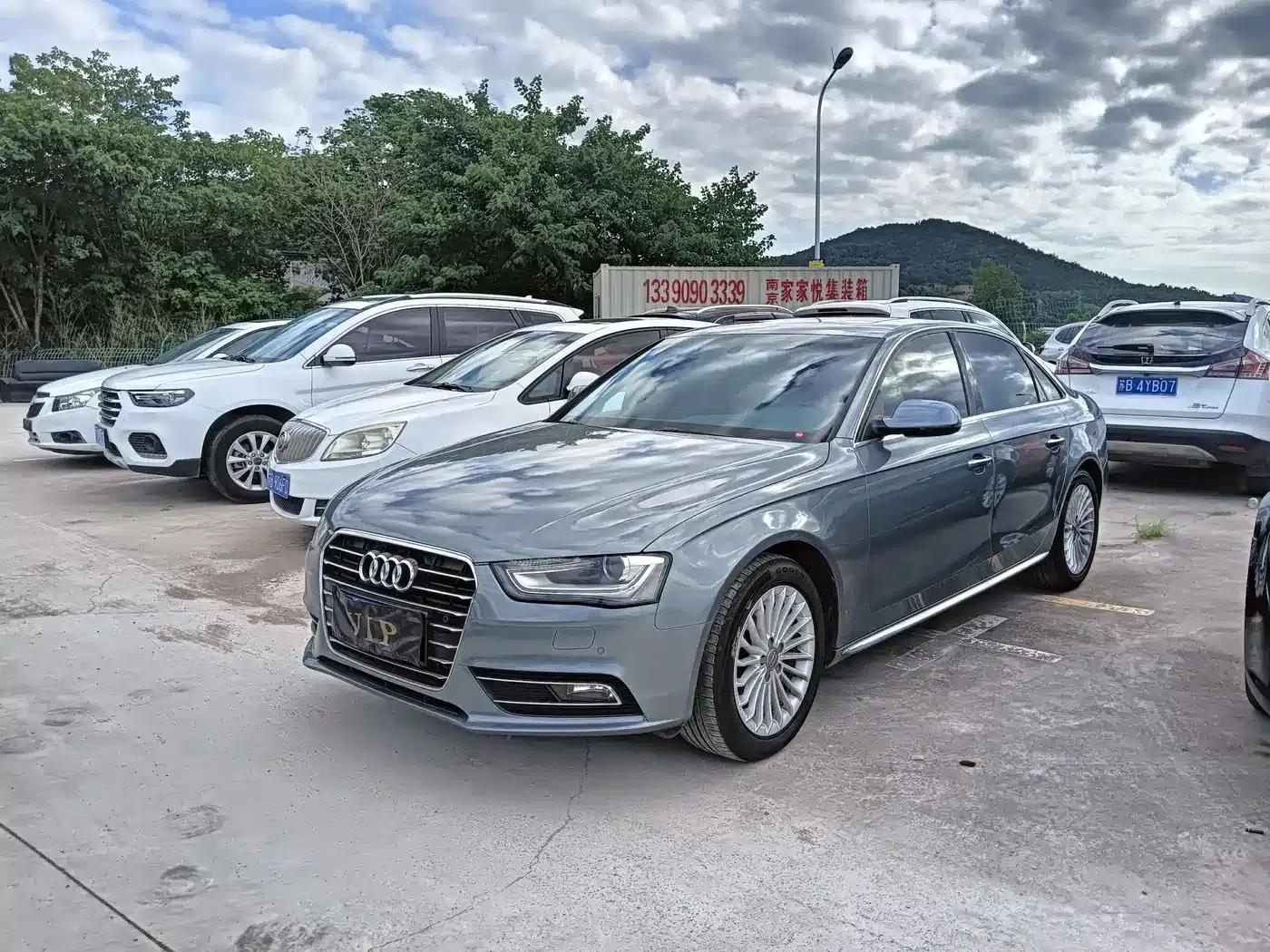 Audi A4L 2015 35 TFSI Automatic Standard Edition — миниатюра 1