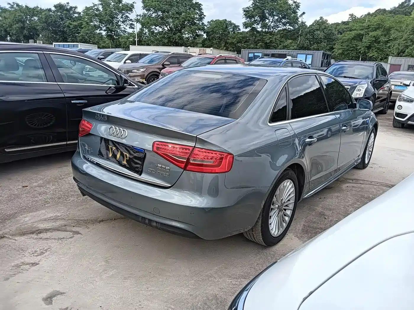 Audi A4L 2015 35 TFSI Automatic Standard Edition — миниатюра 15