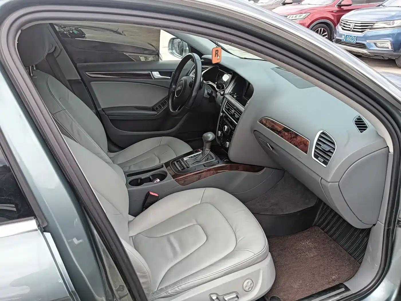 Audi A4L 2015 35 TFSI Automatic Standard Edition — миниатюра 7