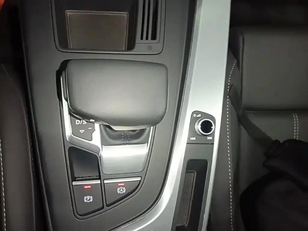 Audi A4L 2020 40 TFSI Fashion Dynamic Edition — миниатюра 14