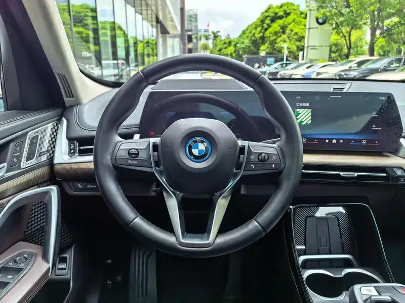 BMW iX1 2023 xDrive30L X Design Package — миниатюра 12