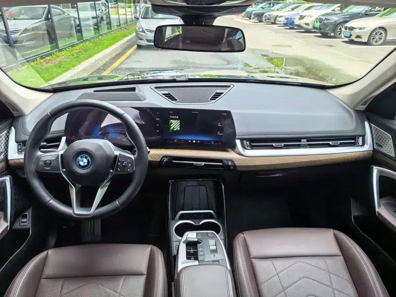 BMW iX1 2023 xDrive30L X Design Package — миниатюра 10