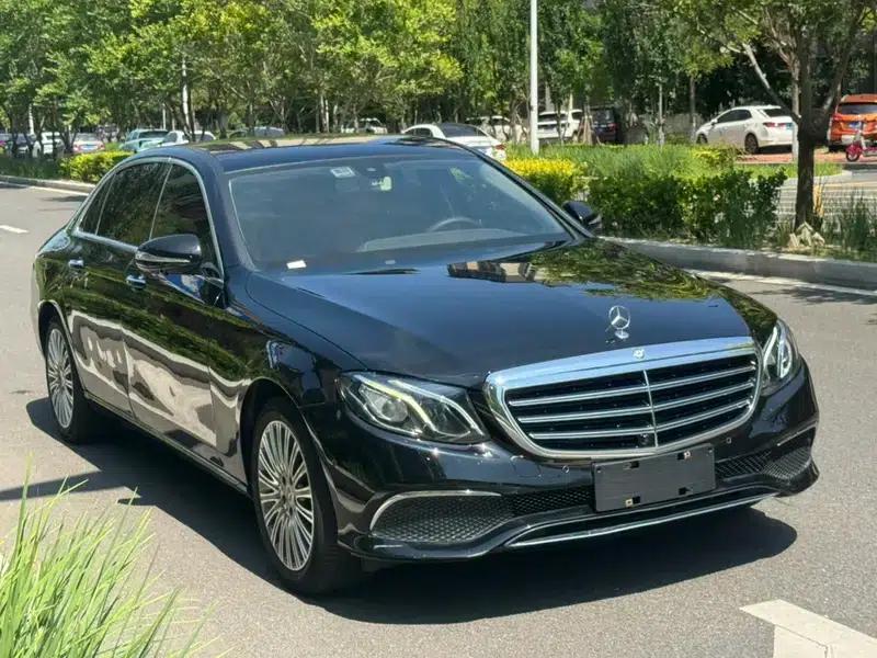 Mercedes-Benz E-Class 2020 E 300 L Fashion Edition — миниатюра 3