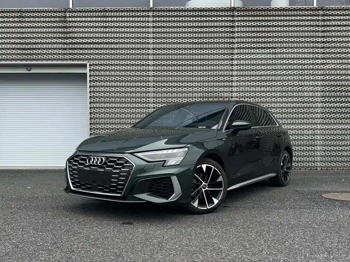 Audi A3 2024 Sportback 35 TFSI Fashion Sport — миниатюра 1