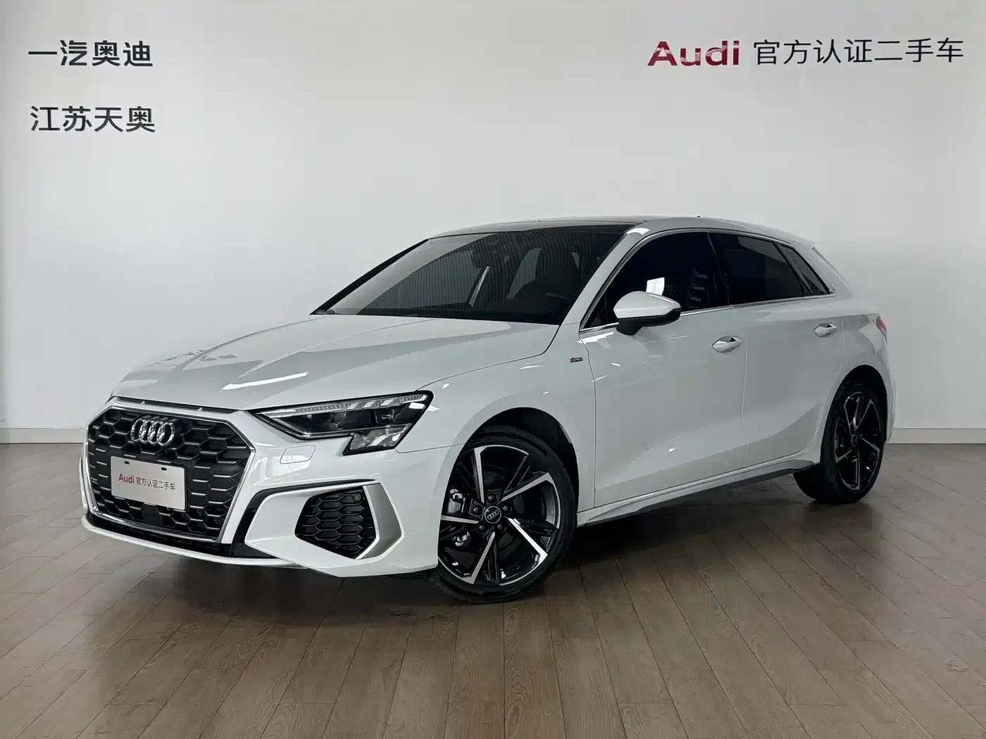 Audi A3 2024 Sportback 35 TFSI Fashion Sport — миниатюра 1