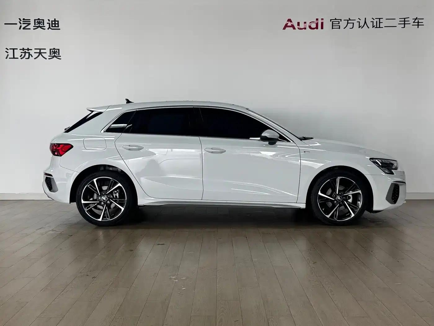 Audi A3 2024 Sportback 35 TFSI Fashion Sport — миниатюра 3