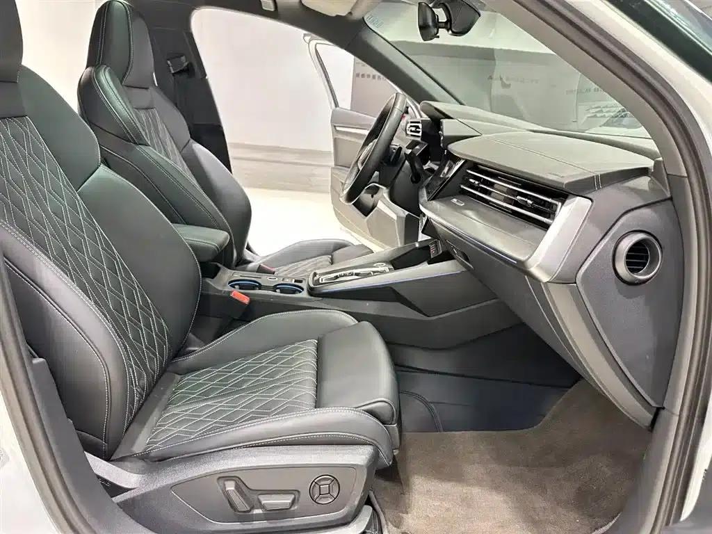 Audi A3 2025 Sportback 35TFSI Flying Spur Luxury Edition — миниатюра 11