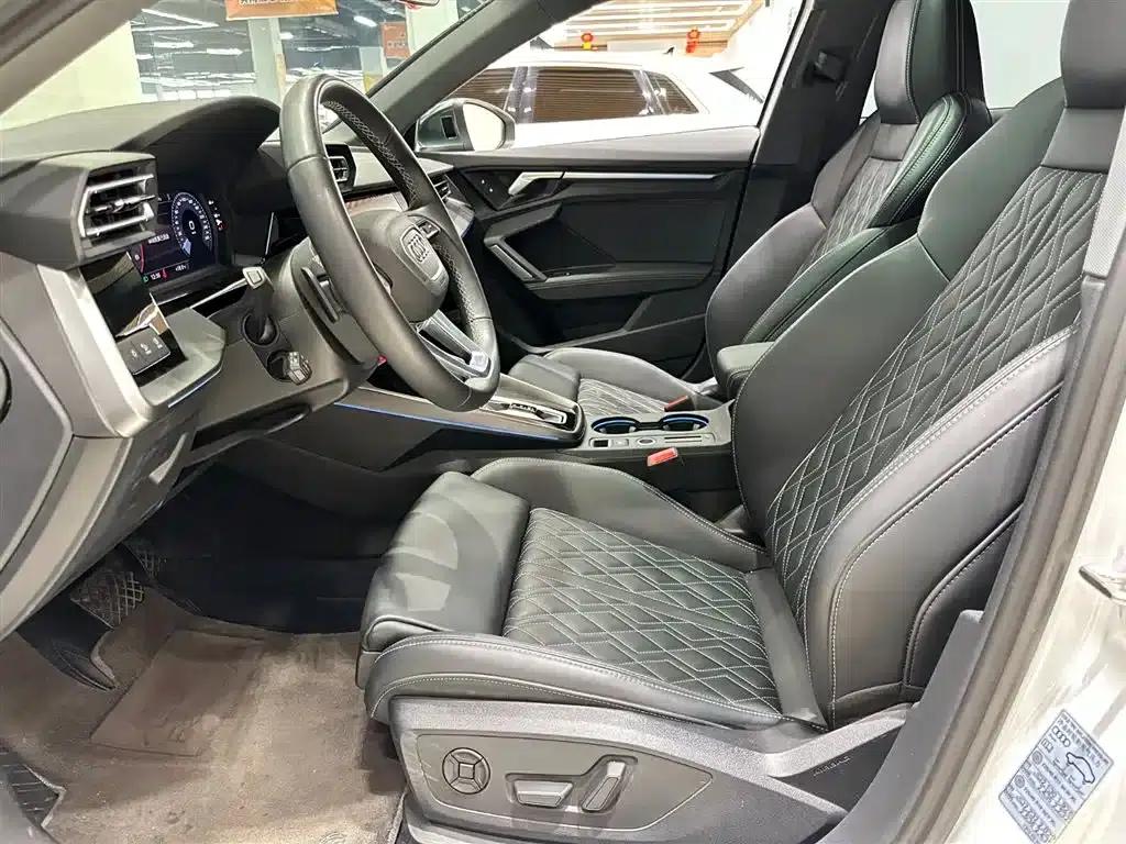 Audi A3 2025 Sportback 35TFSI Flying Spur Luxury Edition — миниатюра 9