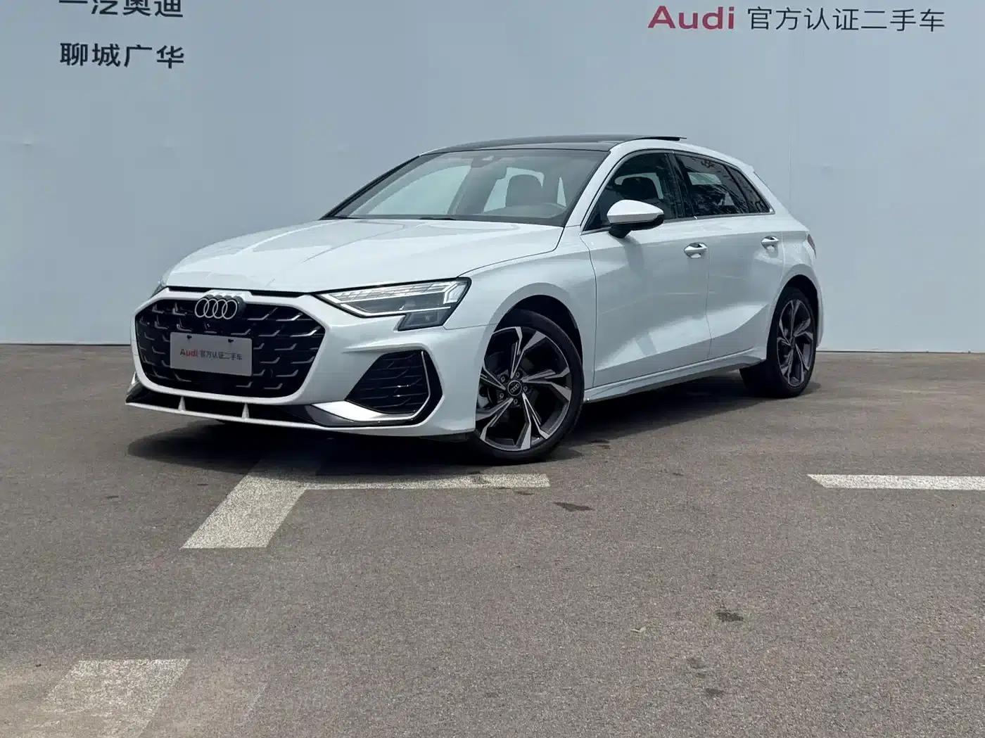 Audi A3 2025 Sportback 35TFSI Flying Spur Luxury Edition — миниатюра 1