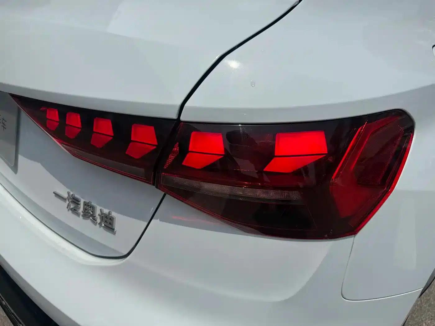 Audi A3 2025 Sportback 35TFSI Flying Spur Luxury Edition — миниатюра 14