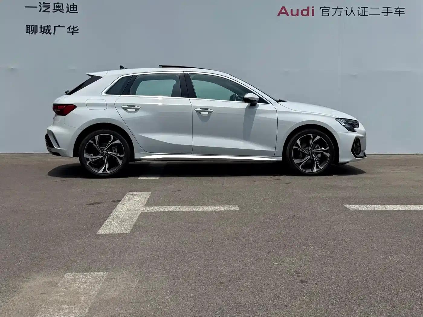 Audi A3 2025 Sportback 35TFSI Flying Spur Luxury Edition — миниатюра 3