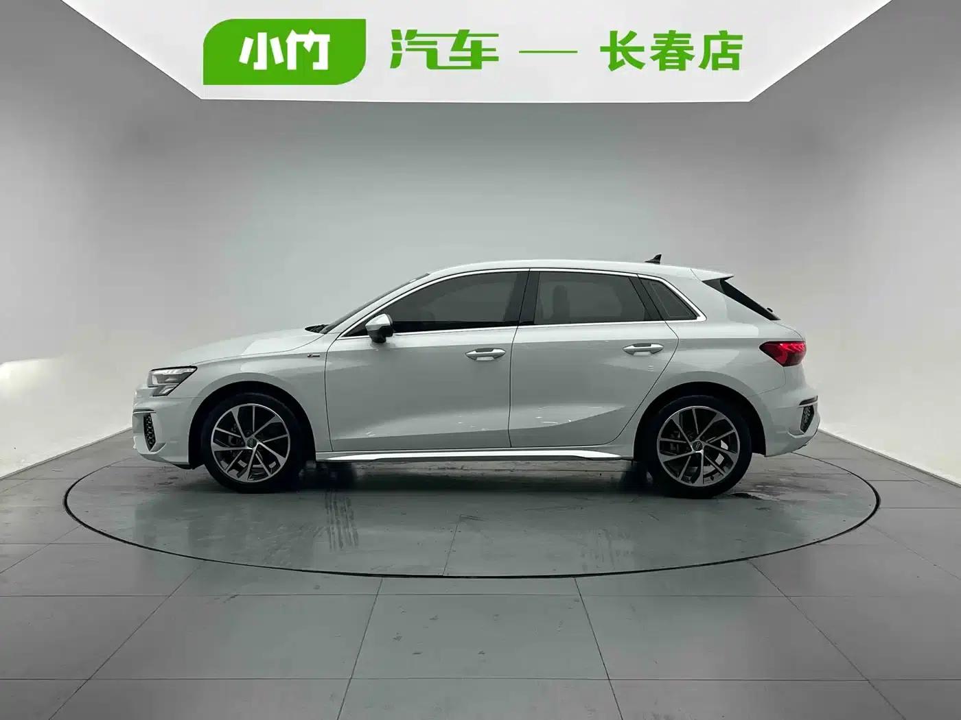 Audi A3 2022 Sportback 35 TFSI Progressive Sport — миниатюра 3