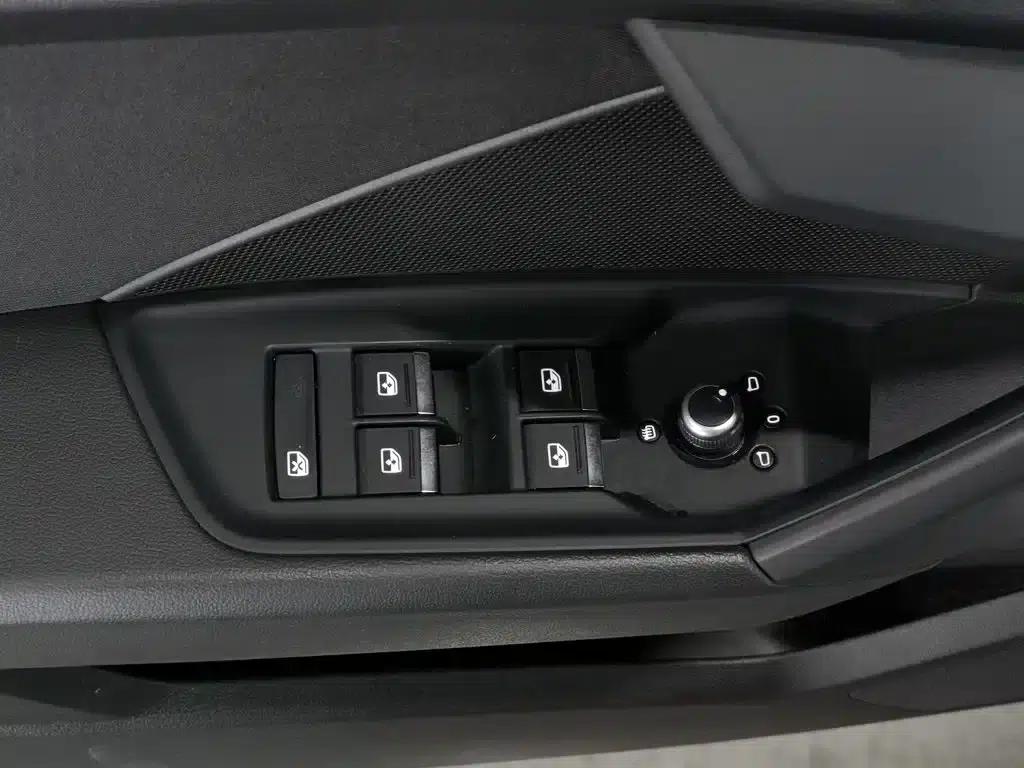 Audi A3 2021 Sportback 35 TFSI Progressive Sport — миниатюра 9
