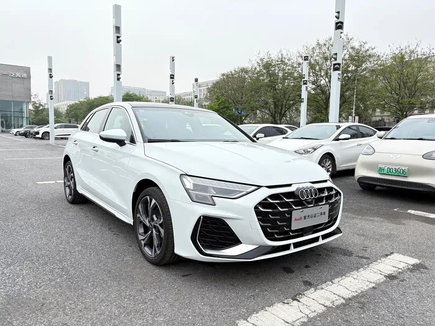 Audi A3 2026 Sportback 35TFSI Flying Spur Luxury Edition — миниатюра 3