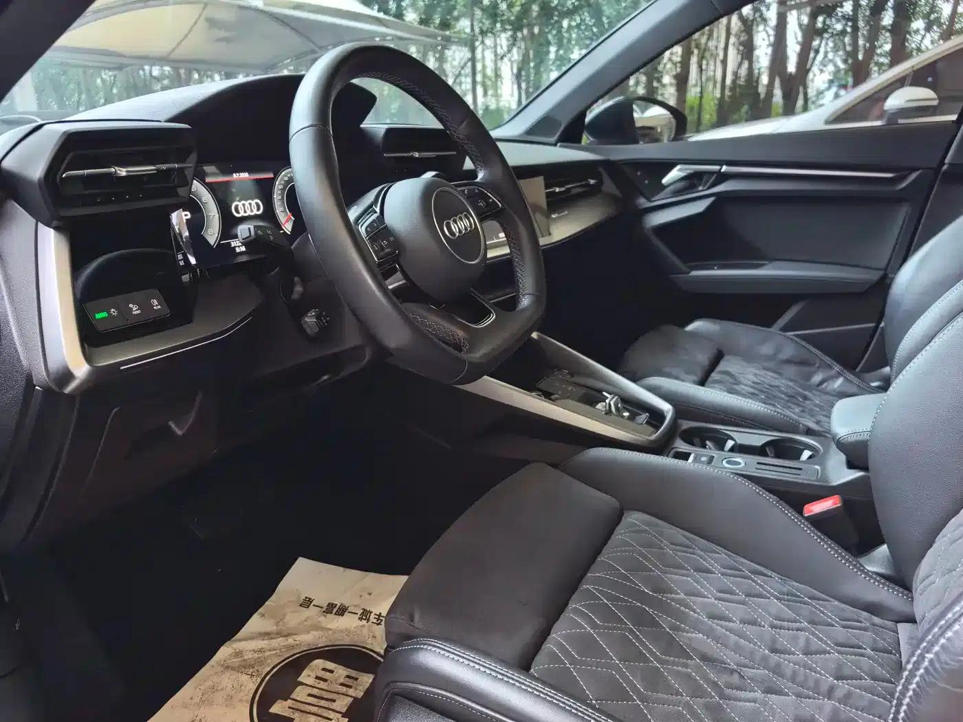 2023 Audi A3 A3L Limousine 35 TFSI Luxury Sport — миниатюра 4