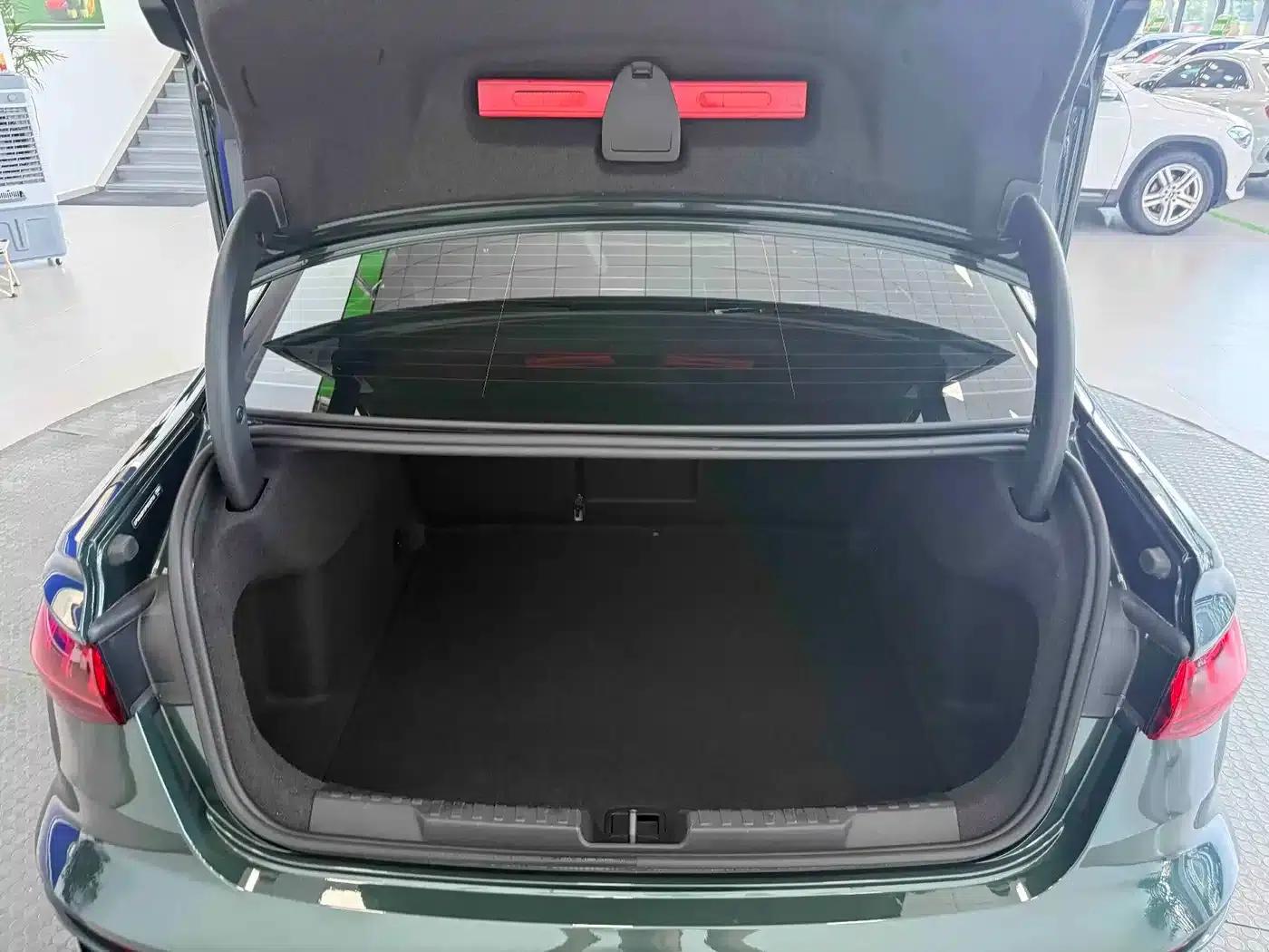 Audi A3 2023 Facelift A3L Limousine 35 TFSI Sporty Edition — миниатюра 18