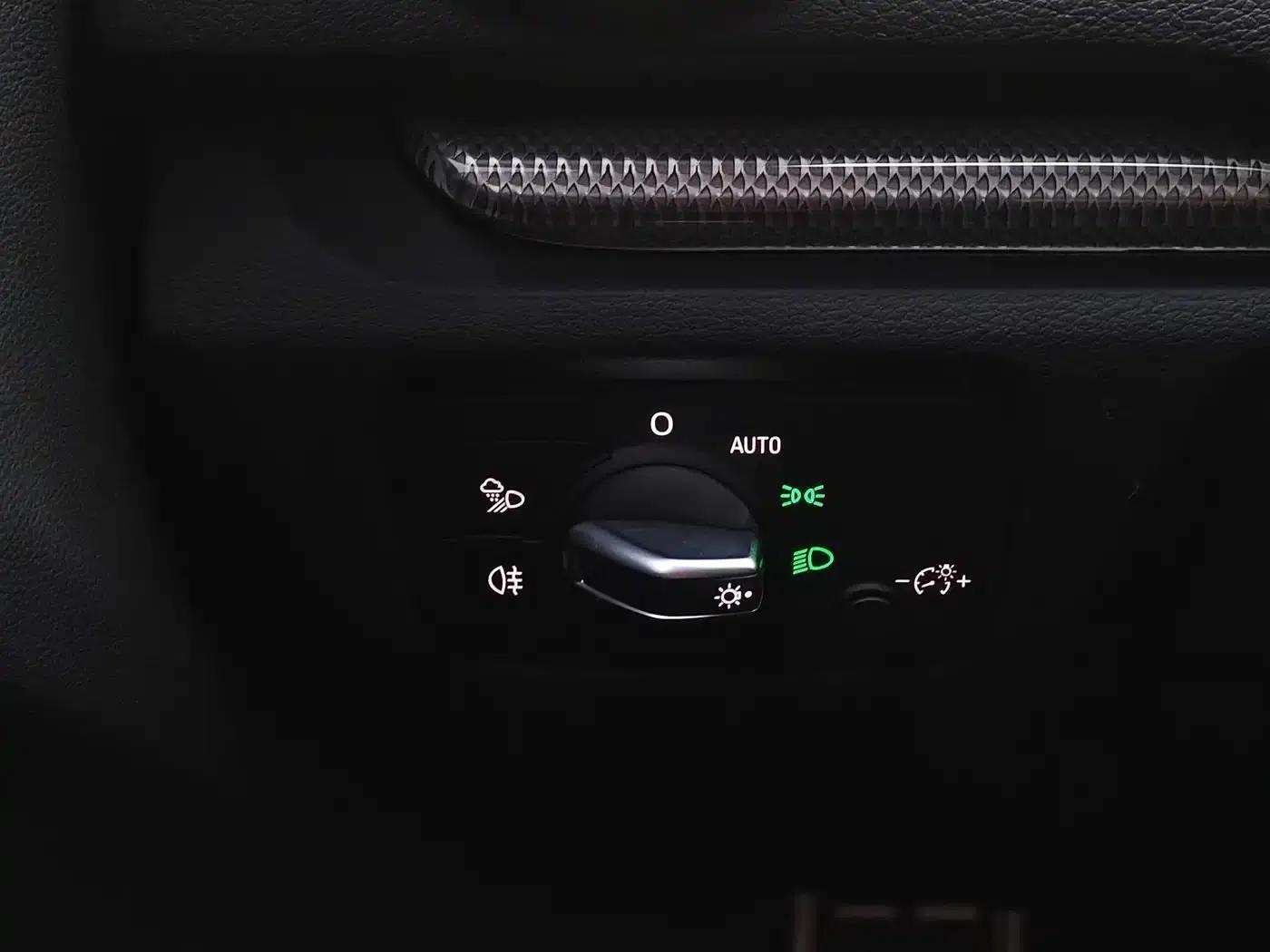 Audi A3 2018 30th Anniversary Edition Limousine 35 TFSI Fashion Model — миниатюра 12