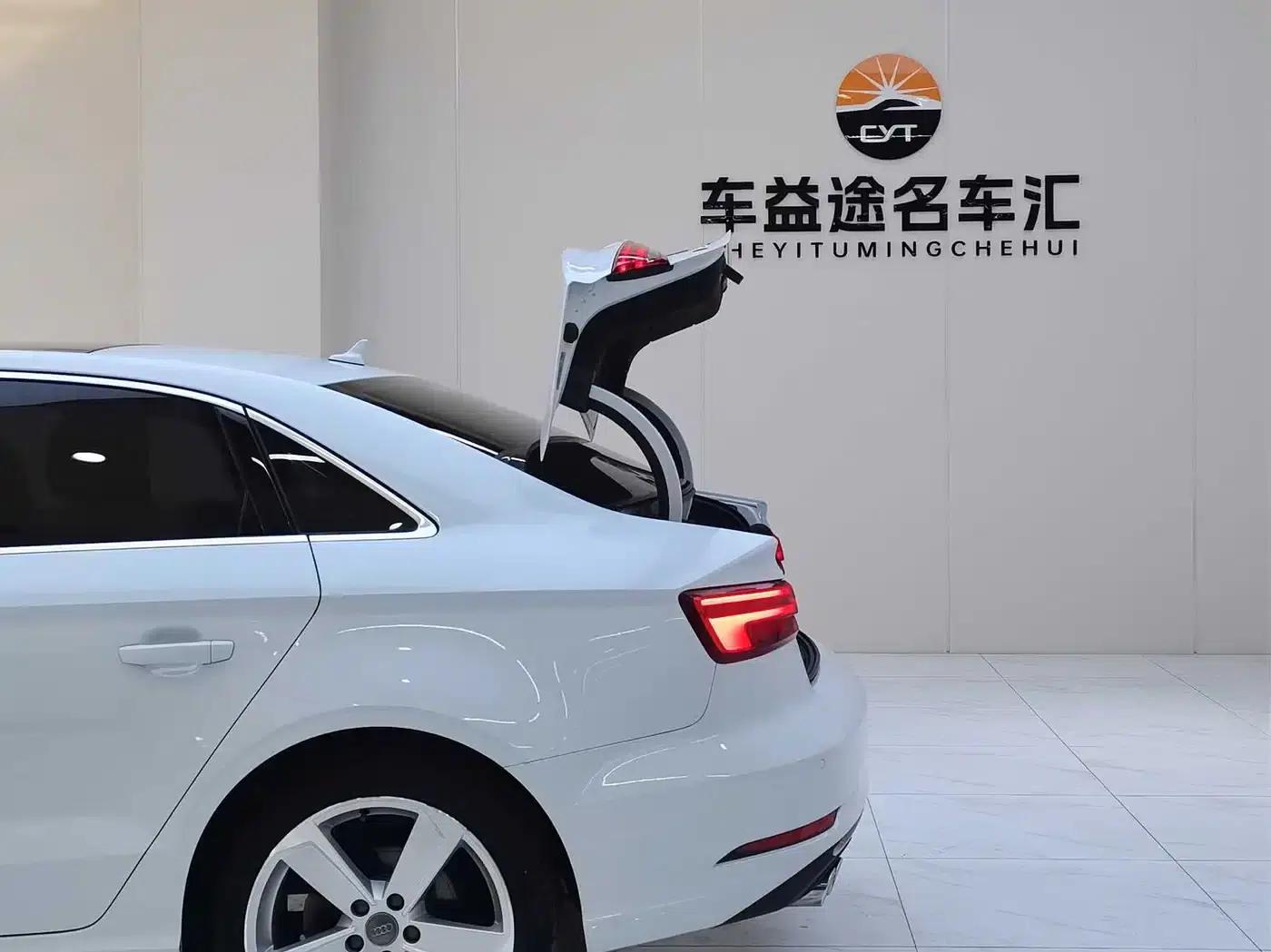 Audi A3 2018 30th Anniversary Edition Limousine 35 TFSI Fashion Model — миниатюра 19