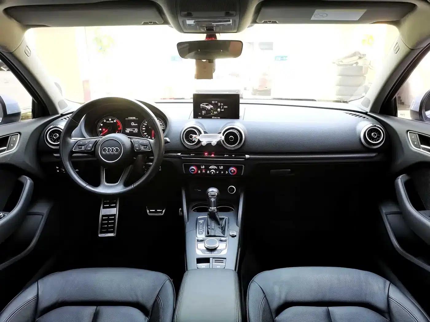 Audi A3 2018 30th Anniversary Edition Limousine 35 TFSI Fashion Model — миниатюра 6