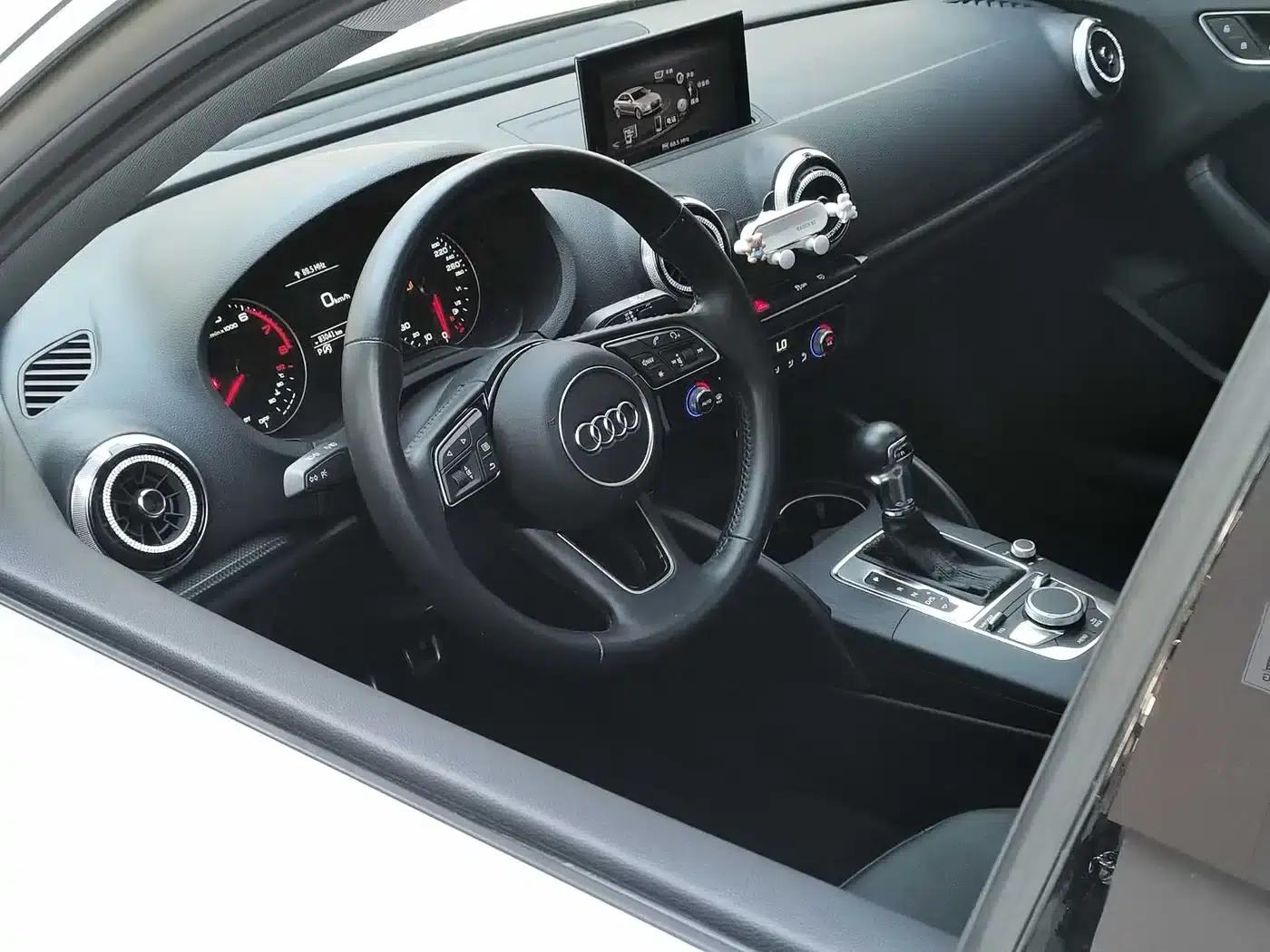 Audi A3 2018 30th Anniversary Edition Limousine 35 TFSI Fashion Model — миниатюра 7