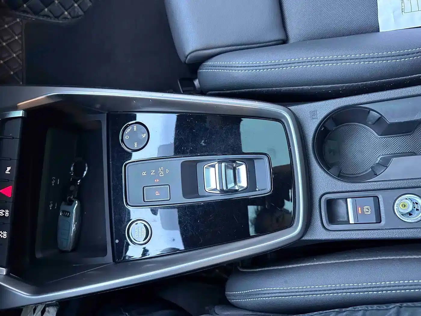 Audi A3 2023 Facelift Sportback 35 TFSI Fashion Sporty Model — миниатюра 13