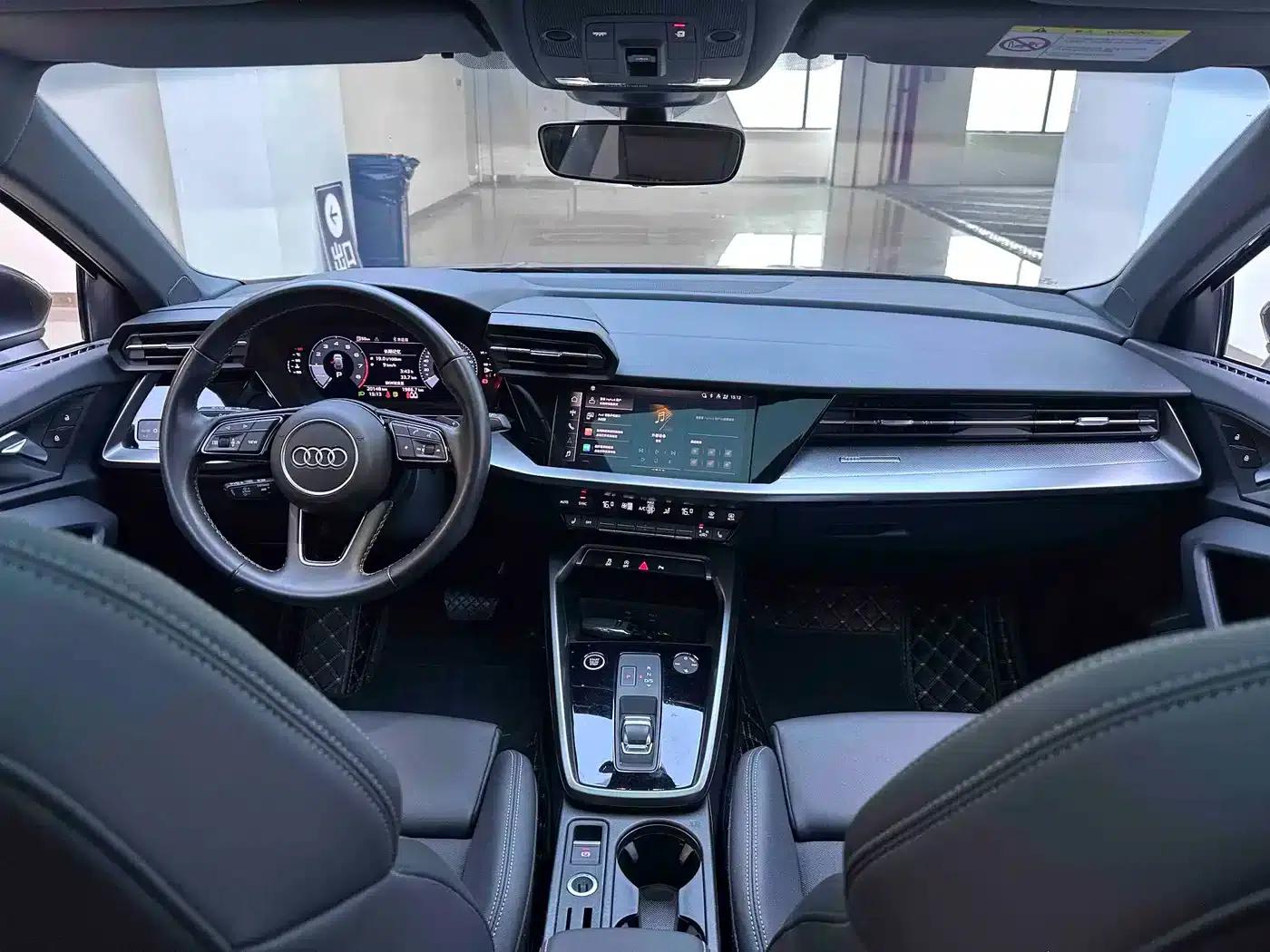 Audi A3 2023 Facelift Sportback 35 TFSI Fashion Sporty Model — миниатюра 17