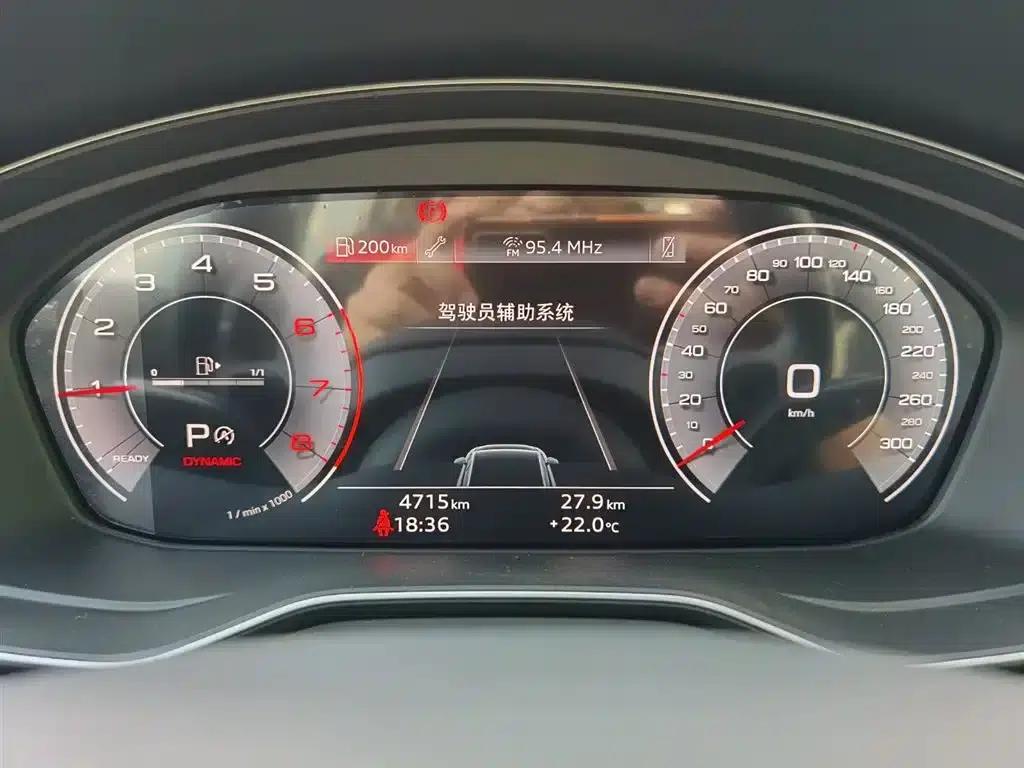 Audi Q5L 2025 45th Anniversary Edition 40 TFSI Luxury Dynamic — миниатюра 15