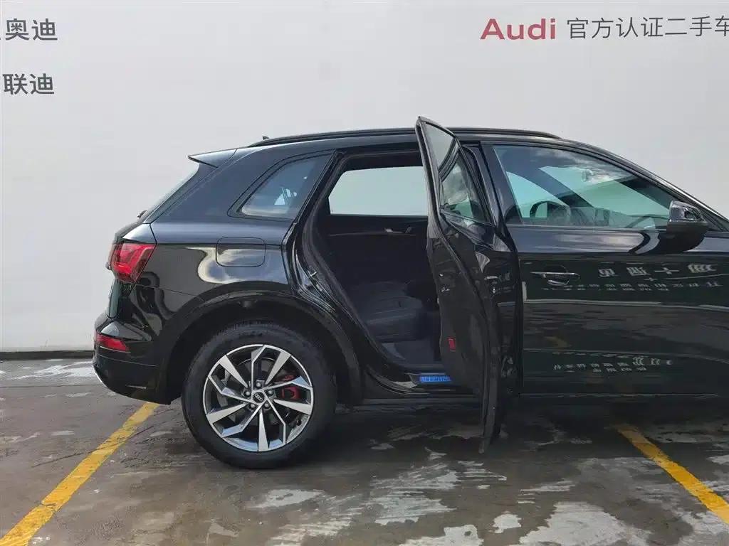 Audi Q5L 2025 45th Anniversary Edition 40 TFSI Luxury Dynamic — миниатюра 24