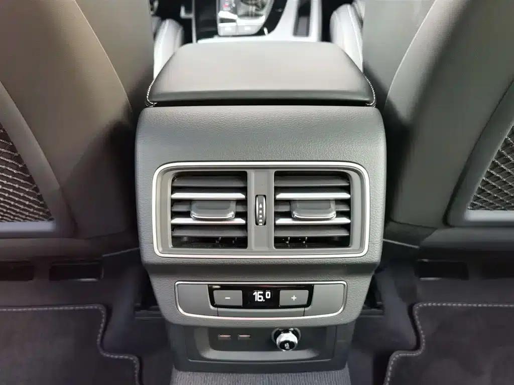 Audi Q5L 2025 45th Anniversary Edition 40 TFSI Luxury Dynamic — миниатюра 25